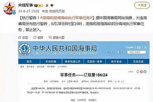 维尼修斯社媒晒健身房照片：墙上C罗海报格外瞩目